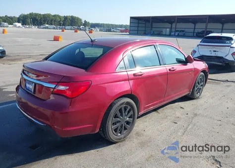 2013 Chrysler 200 Lx z USA, uszkodzony, nr VIN 1C3CCBAB2DN556615